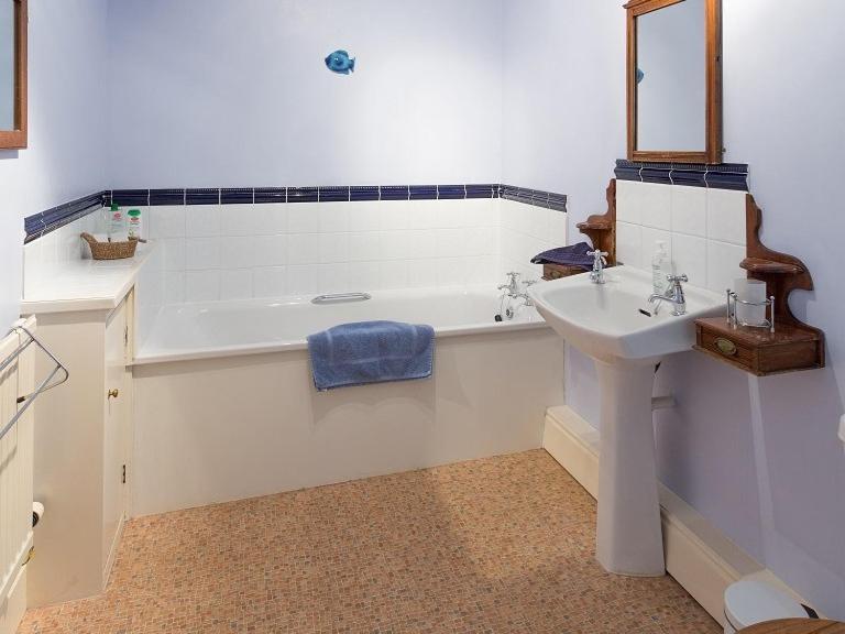Marshwood Farm B&B And Shepherds Hut Dinton  Chambre photo