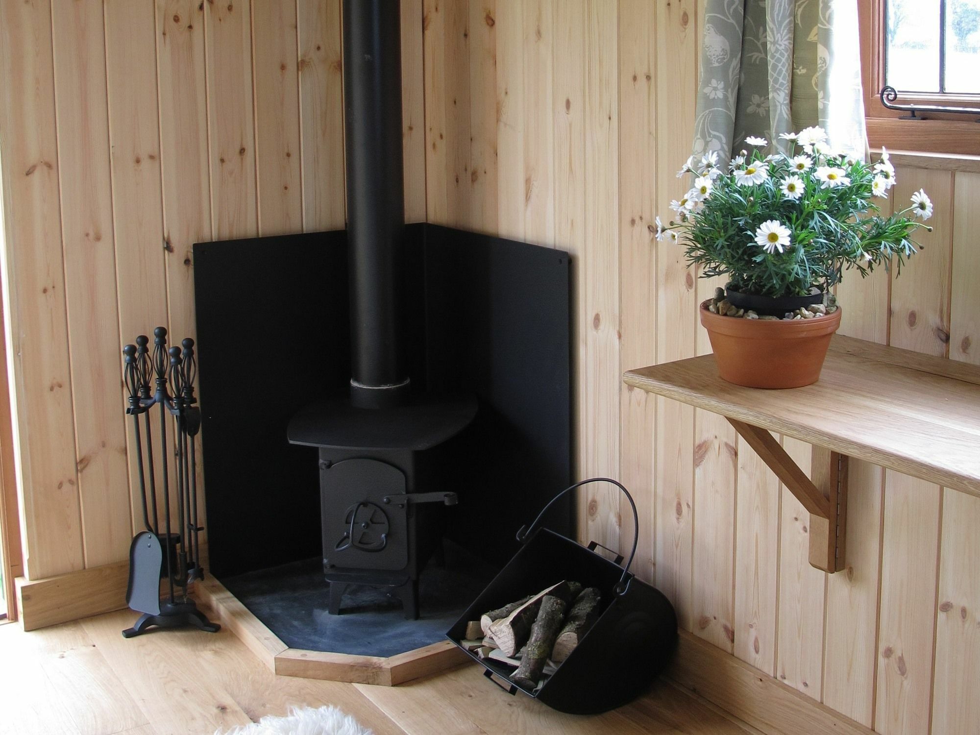 Marshwood Farm B&B And Shepherds Hut Dinton  Extérieur photo