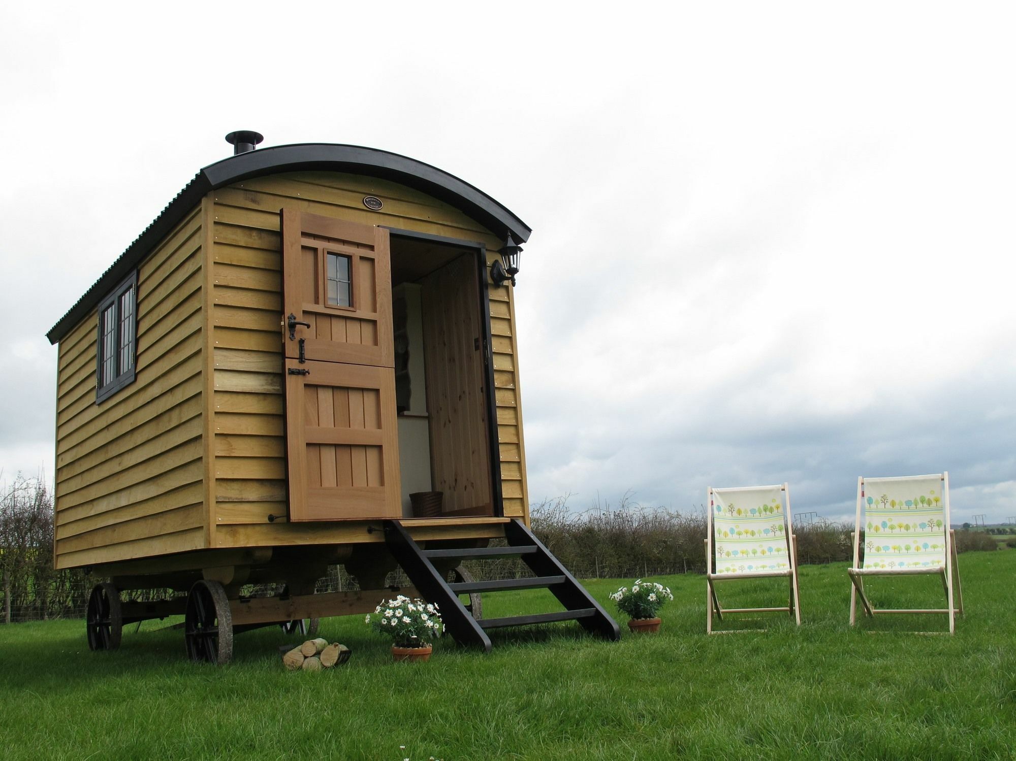 Marshwood Farm B&B And Shepherds Hut Dinton  Extérieur photo